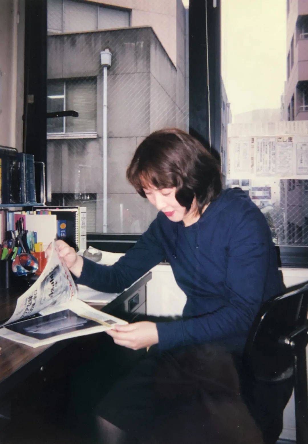 黑孩日籍华裔女作家.毕业于东北师范大学中文系.