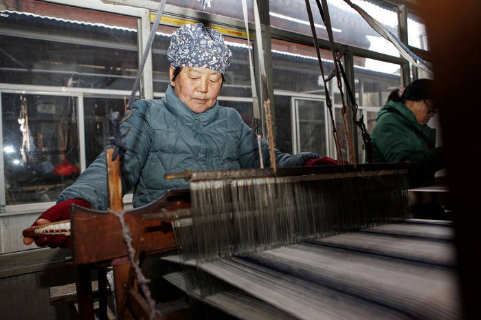 襄汾:非遗"土布"助增收_丁村_加紧生产_技艺