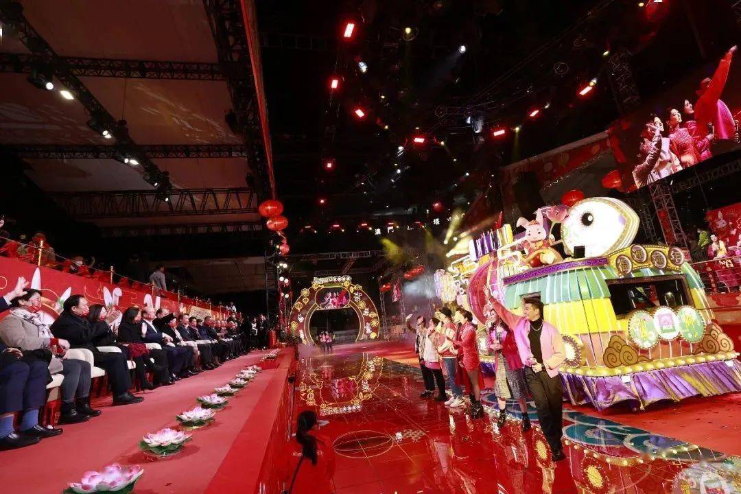 花车,烟花,金龙通通安排!来澳门过年啦~_表演_活动_汇演