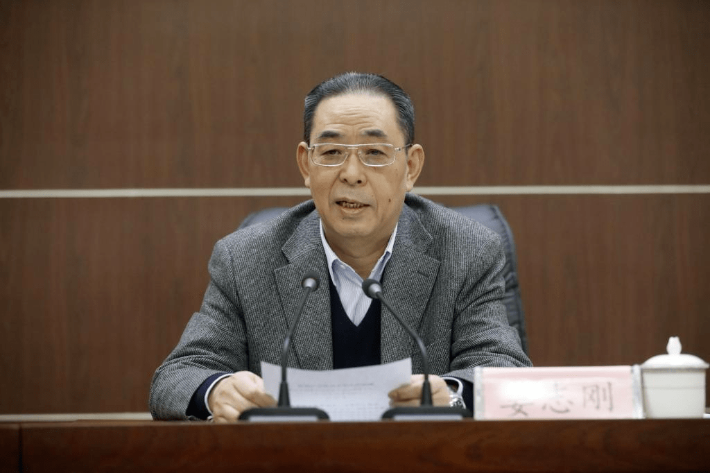 据公开简历显示,姜志刚出生于1960年8月,江苏东海人,十九届中央候补