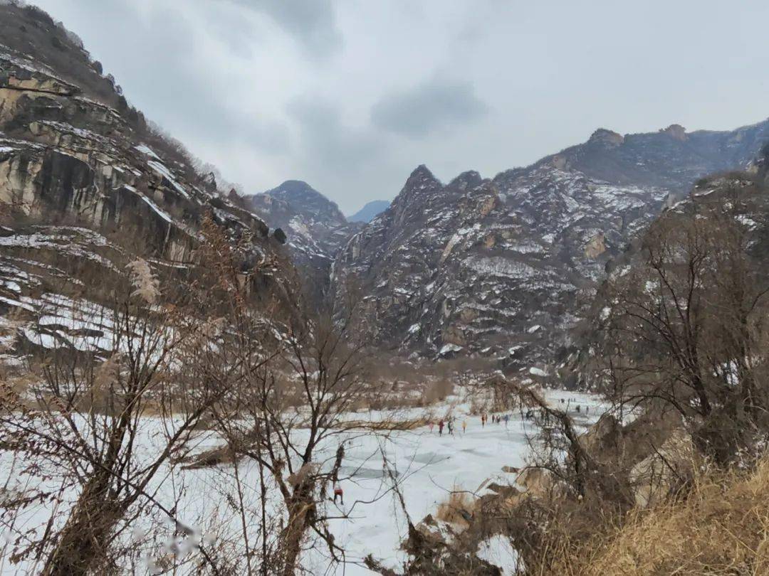 善登者美:游白河峡谷,赏冰河奇观_冰面_登山队_冰雪大世界