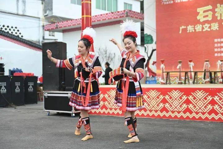 《奮進百千萬·築夢新連南》中拉開了序幕,歌曲《水路田》《瑤山美》