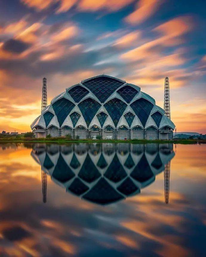 清真寺最多的省份,达到59243座(据databoks数据,印度尼西亚经济和商业