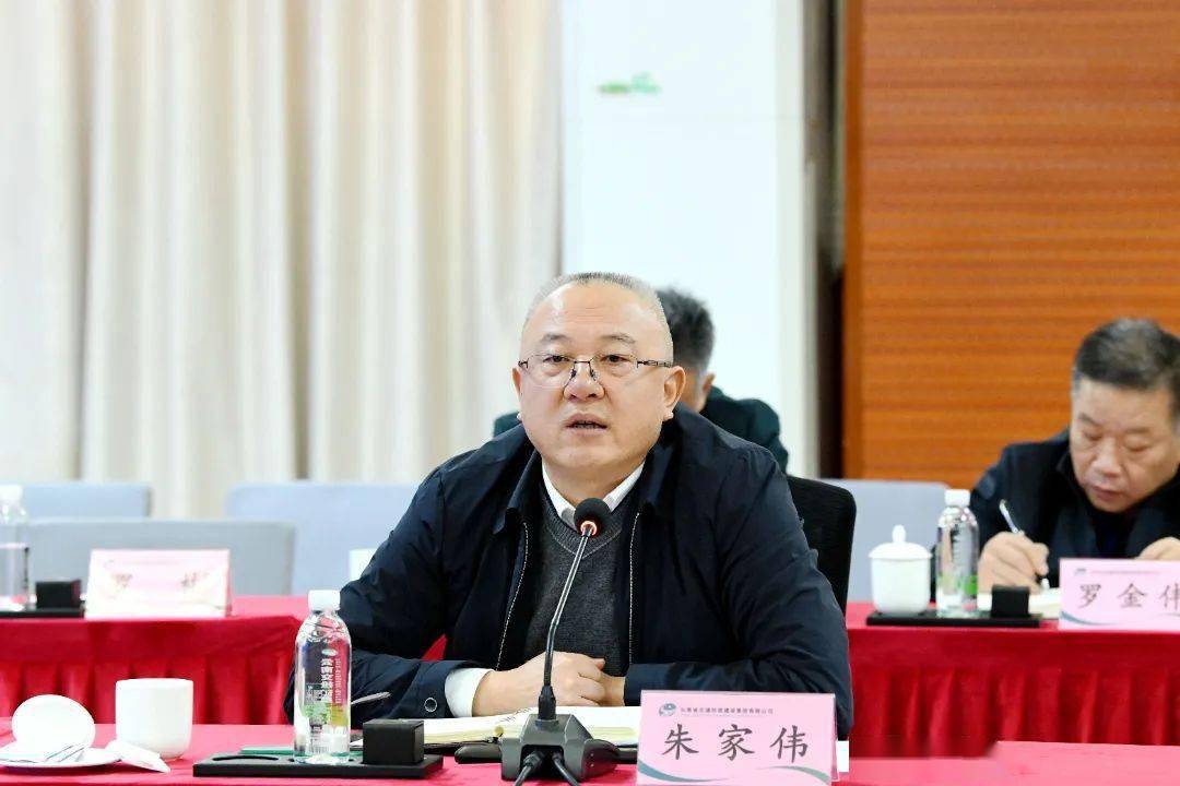西双版纳州与云南省交投集团签署合作协议 朱家伟刀文与迟中华潘正军