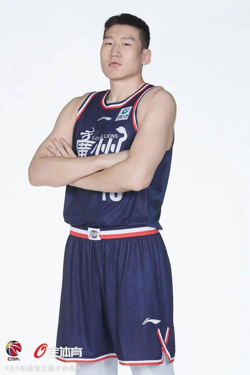 官方|李炎哲离开广州龙狮,加盟新疆伊力特