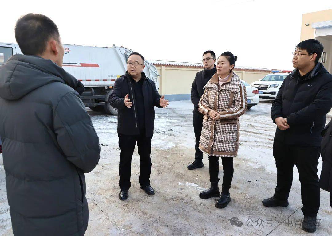 1月18日,区委副书记,区长张俊杰深入李高乡,丰宜镇,调研垃圾中转站
