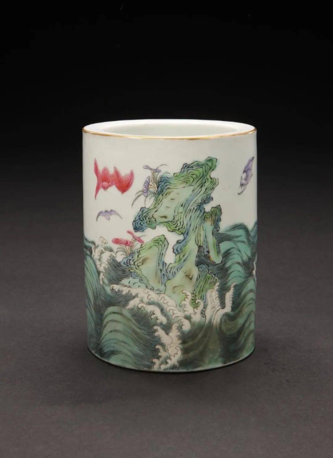 带残笔筒150万成交,看来以后连残器也买不起了?_乾隆_青花_人物