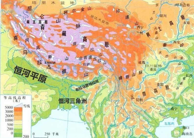 恒河以东,雅鲁藏布江在西藏境内经过大拐弯向南而去,出境后冠以布拉玛