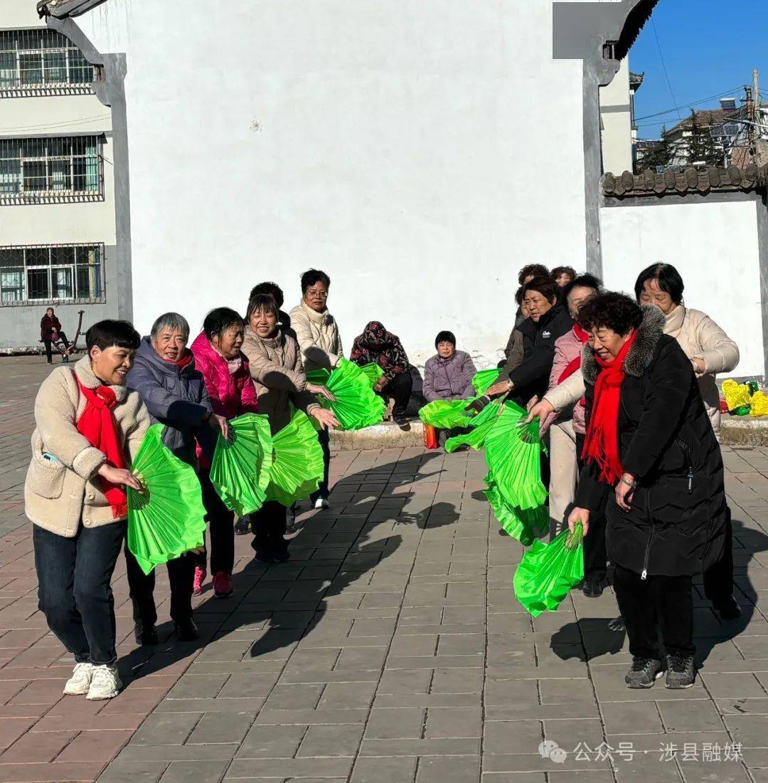 涉县更乐镇:载歌载舞辞旧岁 喜气洋洋迎新年_节目_舞蹈_夕阳