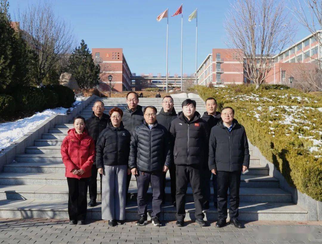 大体操项目进校园技术交流,座谈会在般阳中学召开_袁守龙_体育讯_训练