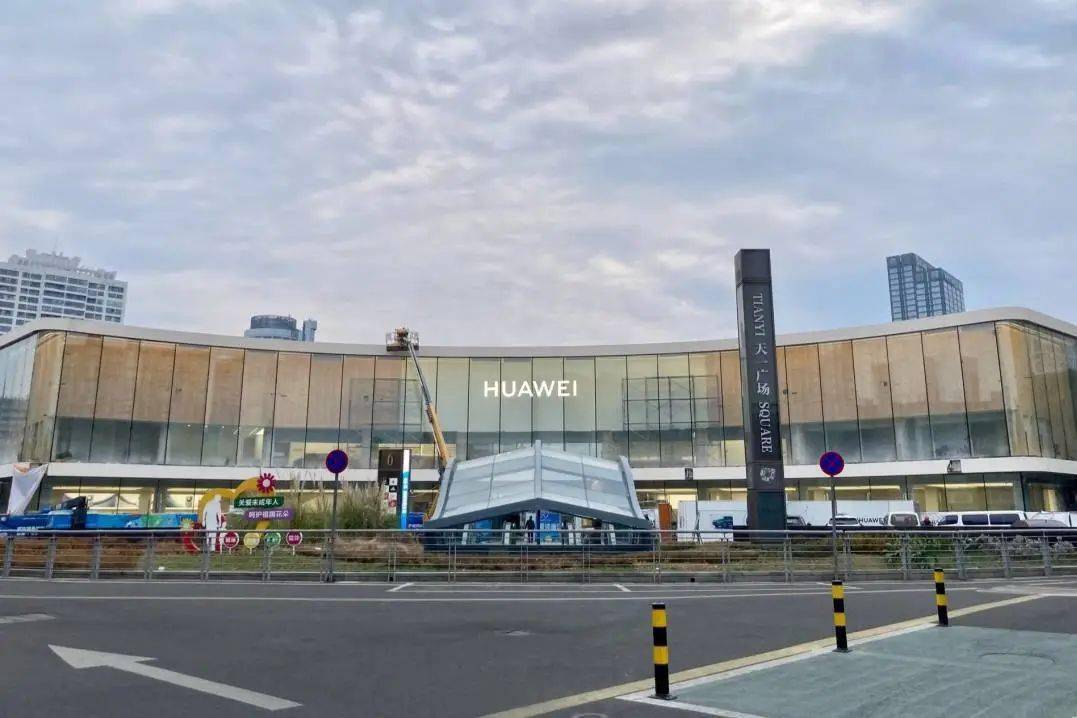 宁波新世界k11外观被网友嘲像蛇皮,看得人生理不适!