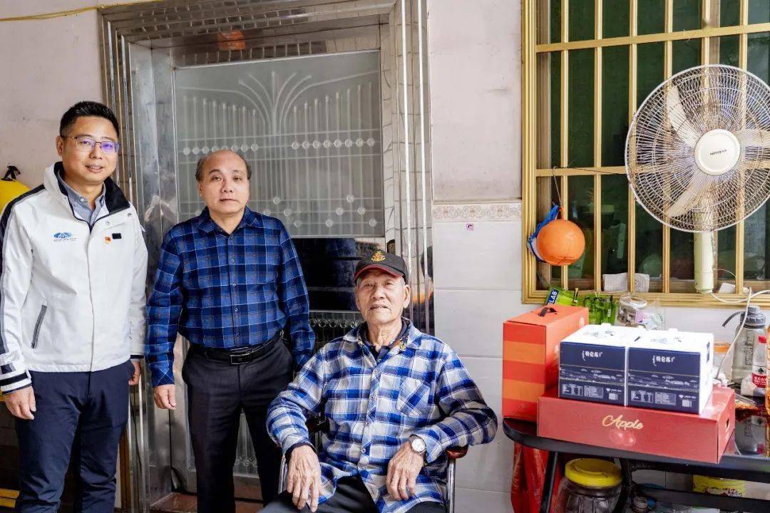 蜈支洲岛已连续7年对海棠区藤海社区,青塘村60岁以上老人及低保户家庭
