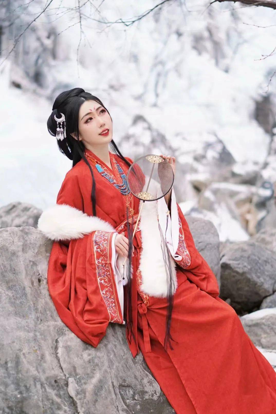 用古装大片的方式打开河南!带你解锁新体验→_地点_洛阳_双手