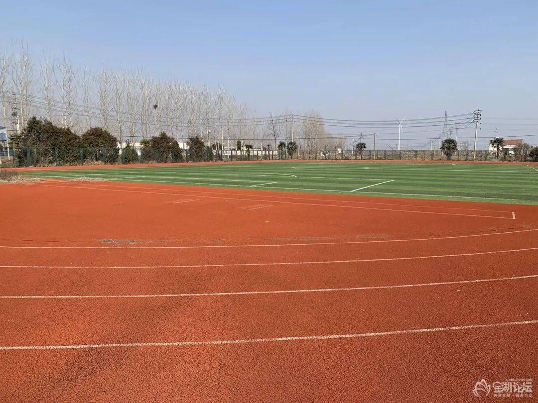 "茶艺室",透过窗户向里面看,还是蛮上档次的陈桥中学已经不存在了