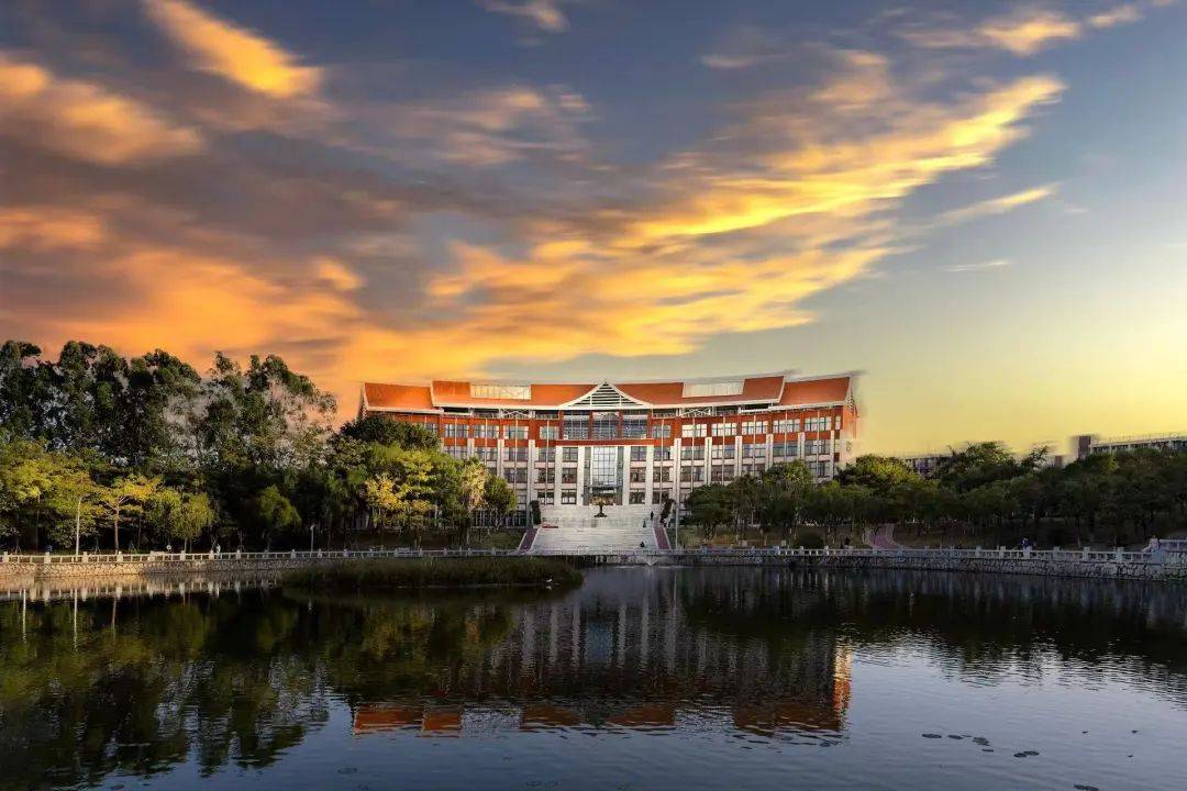 佘峥 综合福建省教育厅官网,厦门海洋职业技术学院微信公众号编辑:蒋