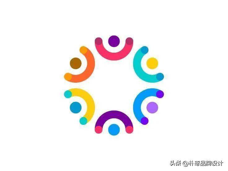 下面给各位分享下多款圆形徽章元素风格的logo创意设计,下面看看这些