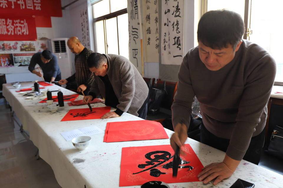 营造喜庆祥和的节日氛围,1月26日,无棣县文联,书法家协会在棣丰街道新
