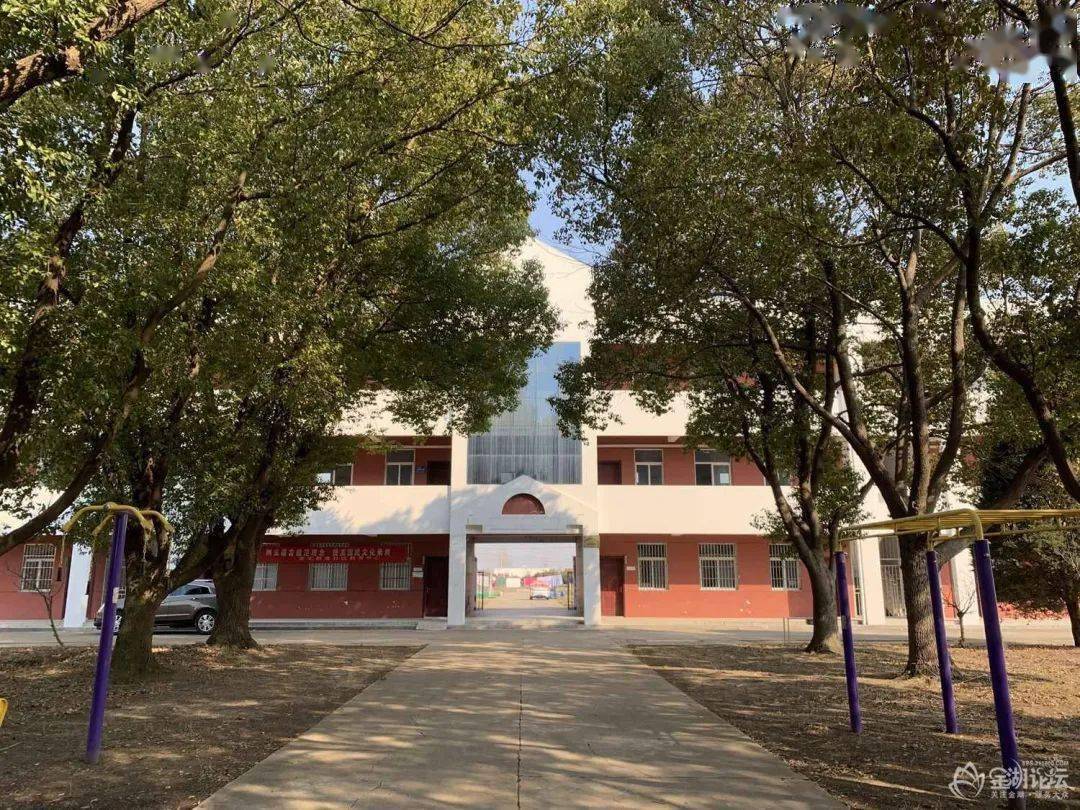 再细看,昔日的陈桥中学,现在已经升级为大学啦陈桥中学过去的大食堂