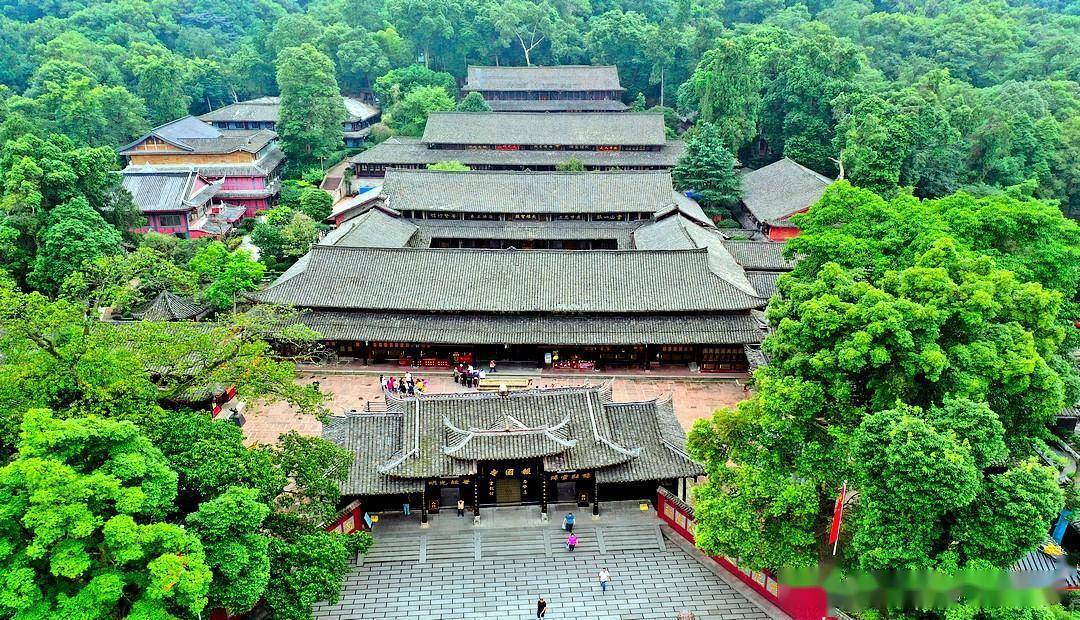 《成都行》峨嵋山下報囯寺_峨眉山市_山門_寺院