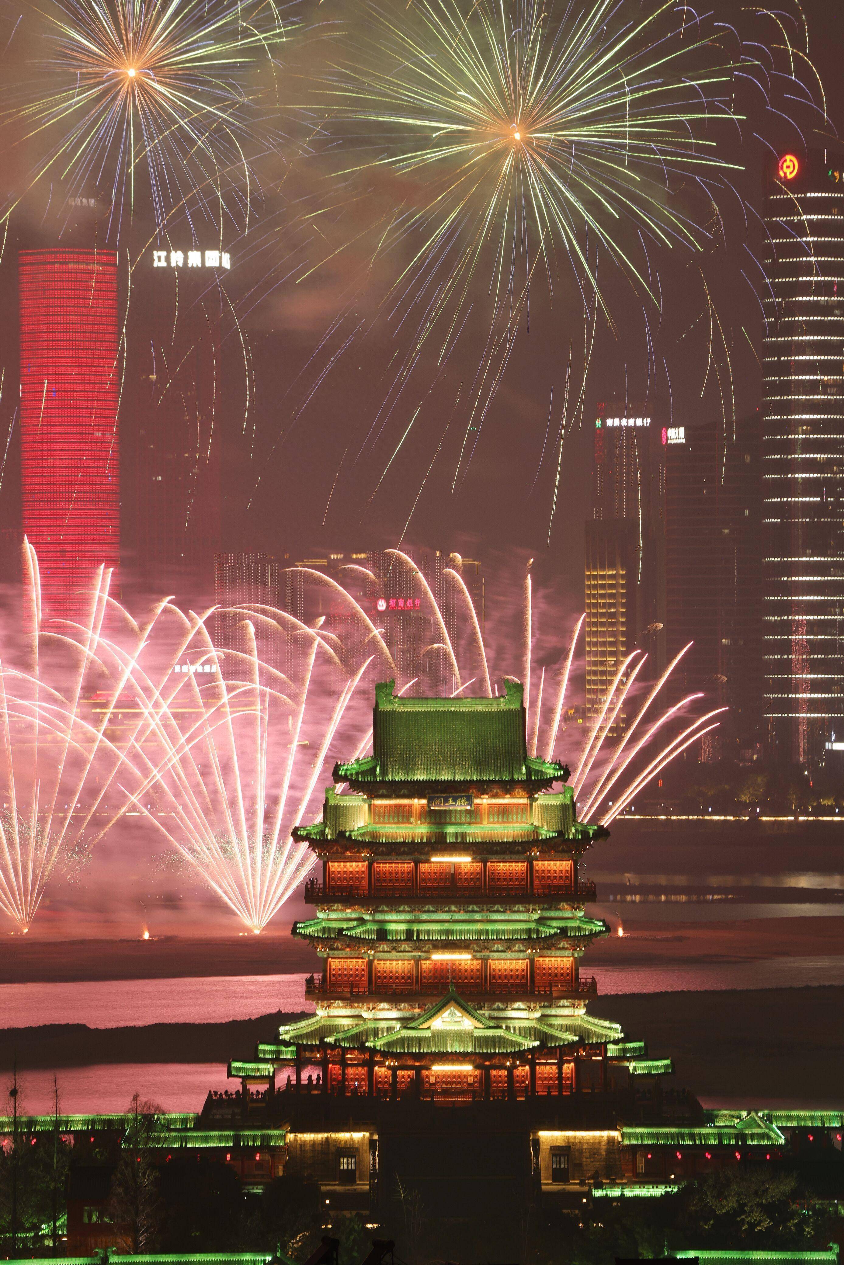 龙年春节"嗨"翻天,江西600余项主题活动纷至沓来_南昌_表演_烟花