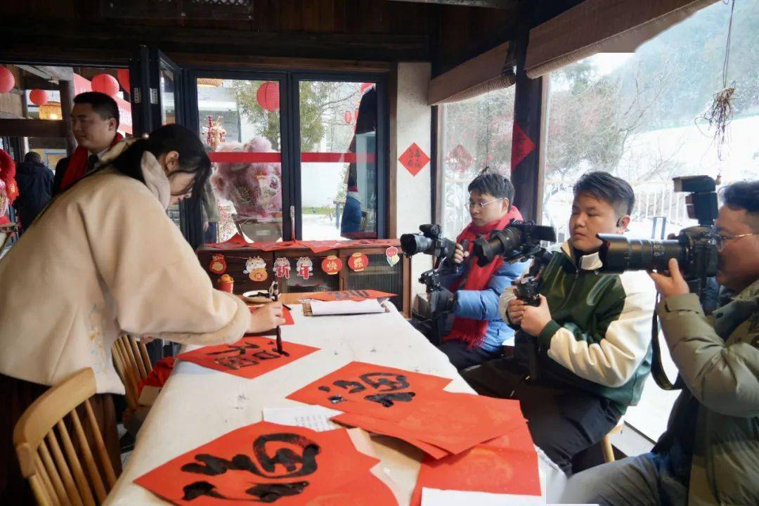 近年来,广元市深入挖掘蜀道文化,武则天历史名人文化,特色民俗文化,并