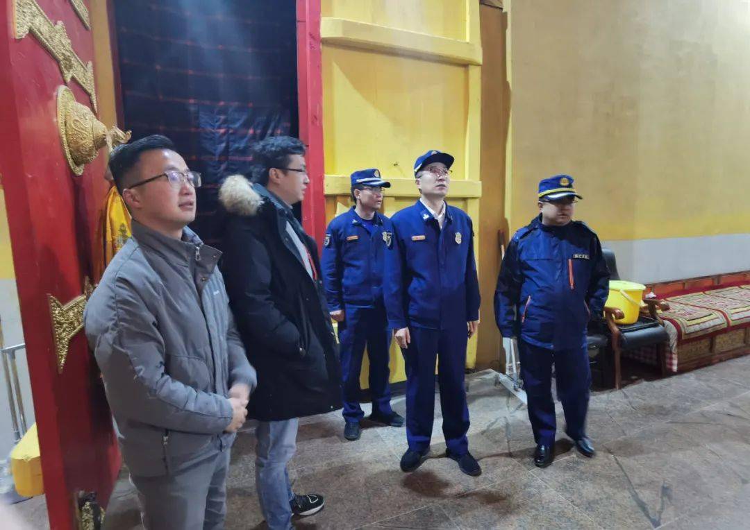 都兰县常务副县长宋志刚,副县长项谦,副县长支清波,州消防救援支队副