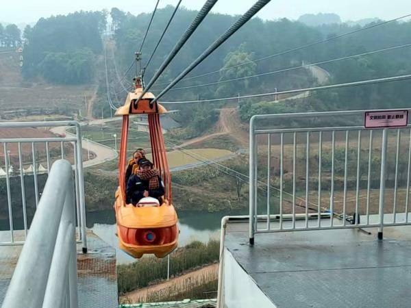 涪陵美心红酒小镇再添一条索道 线路增至7条_交通_运营_乡村旅游