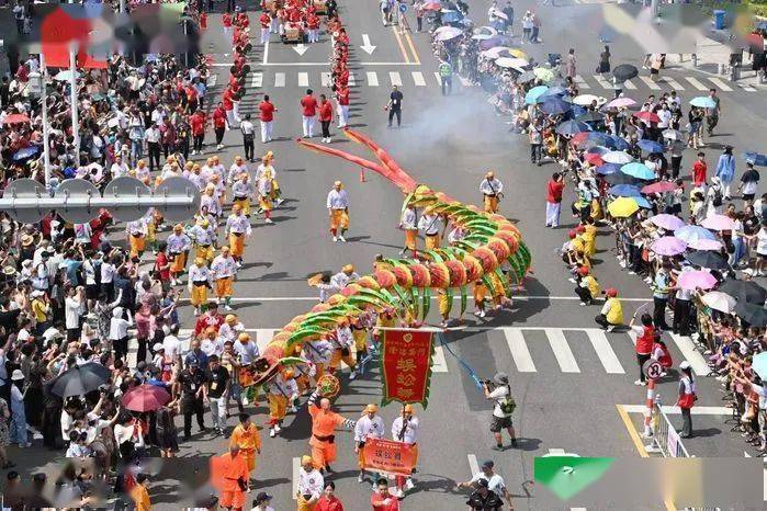双龙舞,蜈蚣舞,麒麟舞,鳌鱼舞各种动物舞蹈在澄海等您;△"潮起汕头