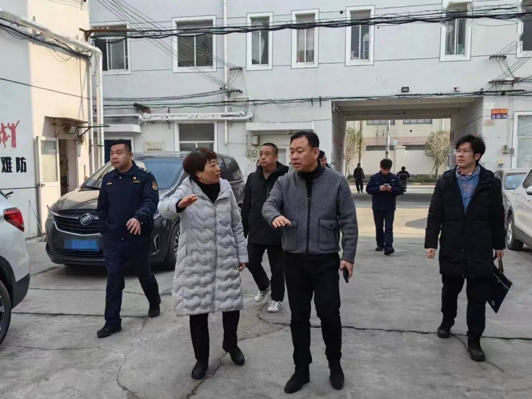 严守"安全关",平安迎新年,华漕镇全面开展安全隐患大排查大整治_检查