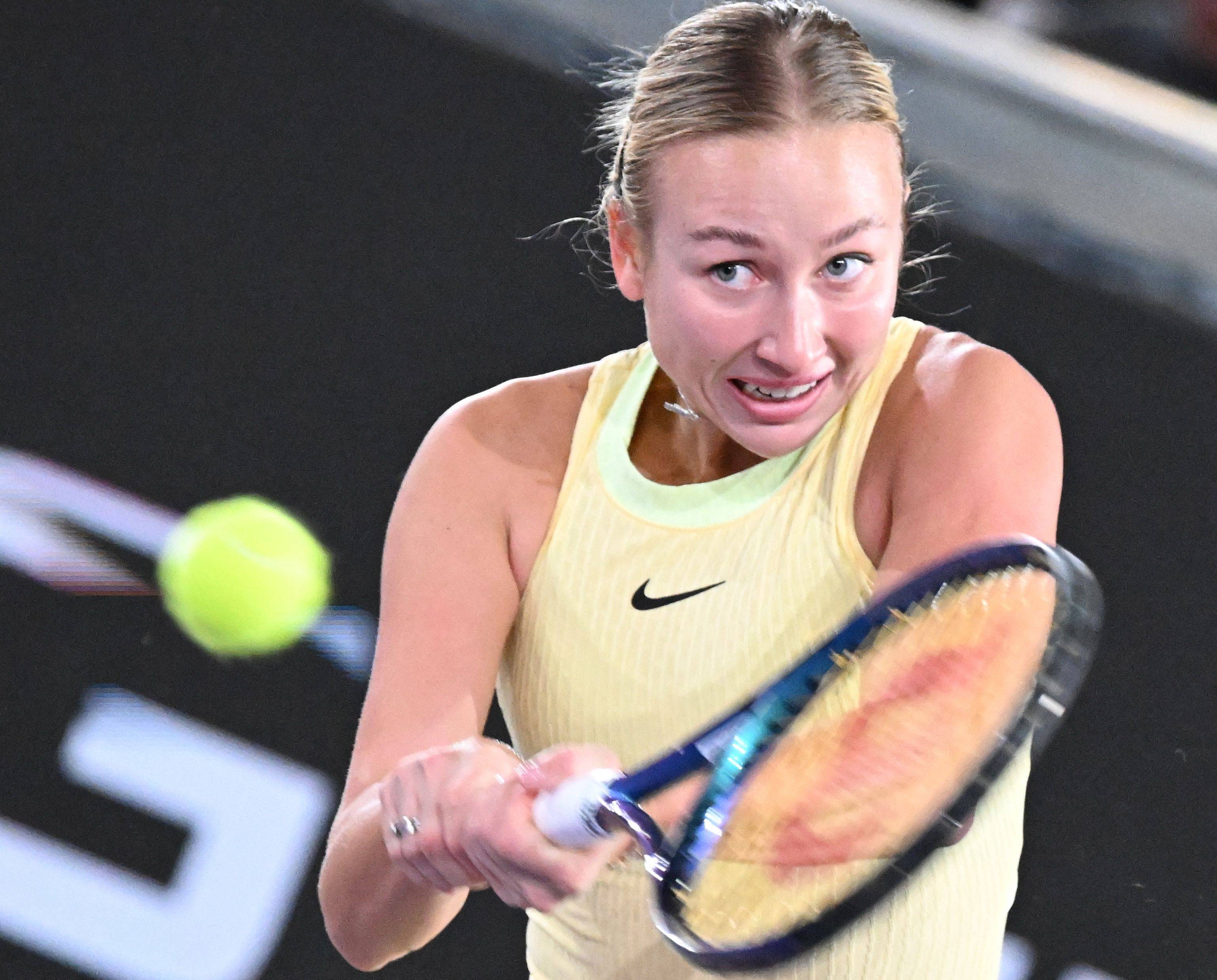 网球——林茨女子公开赛:波塔波娃晋级_新华社_西亚_比赛