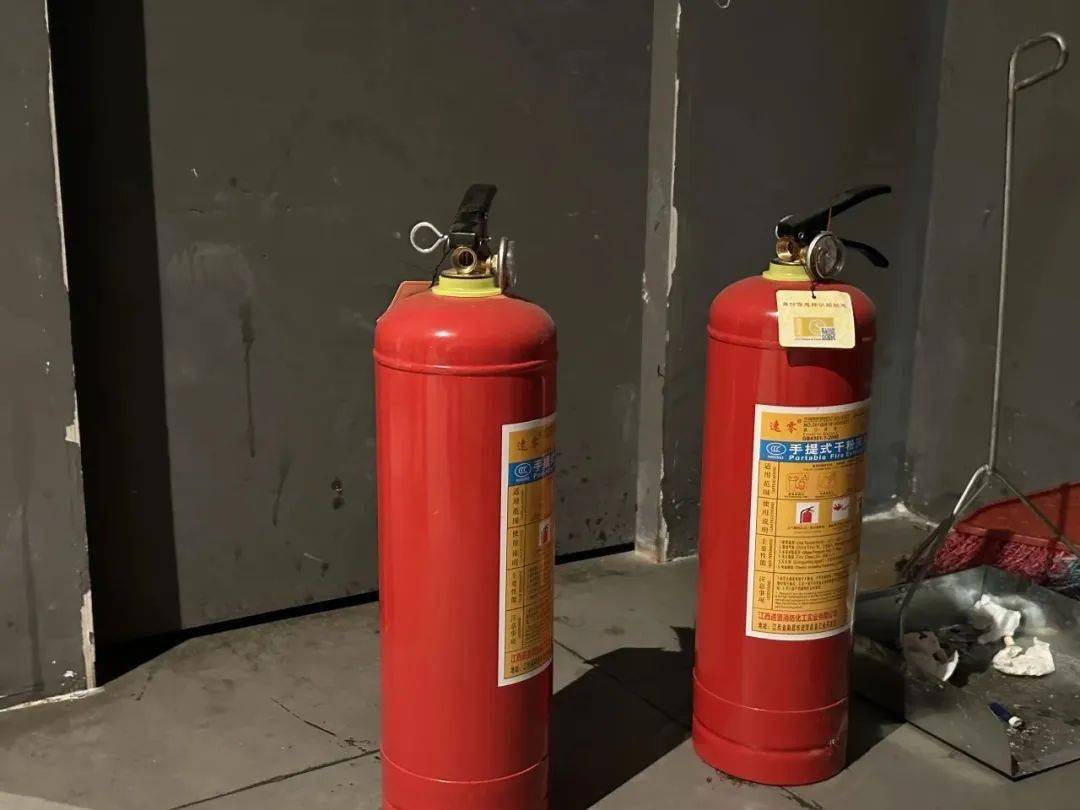 百色9家单位消防安全隐患亟待整改!_处理_灭火器_措施