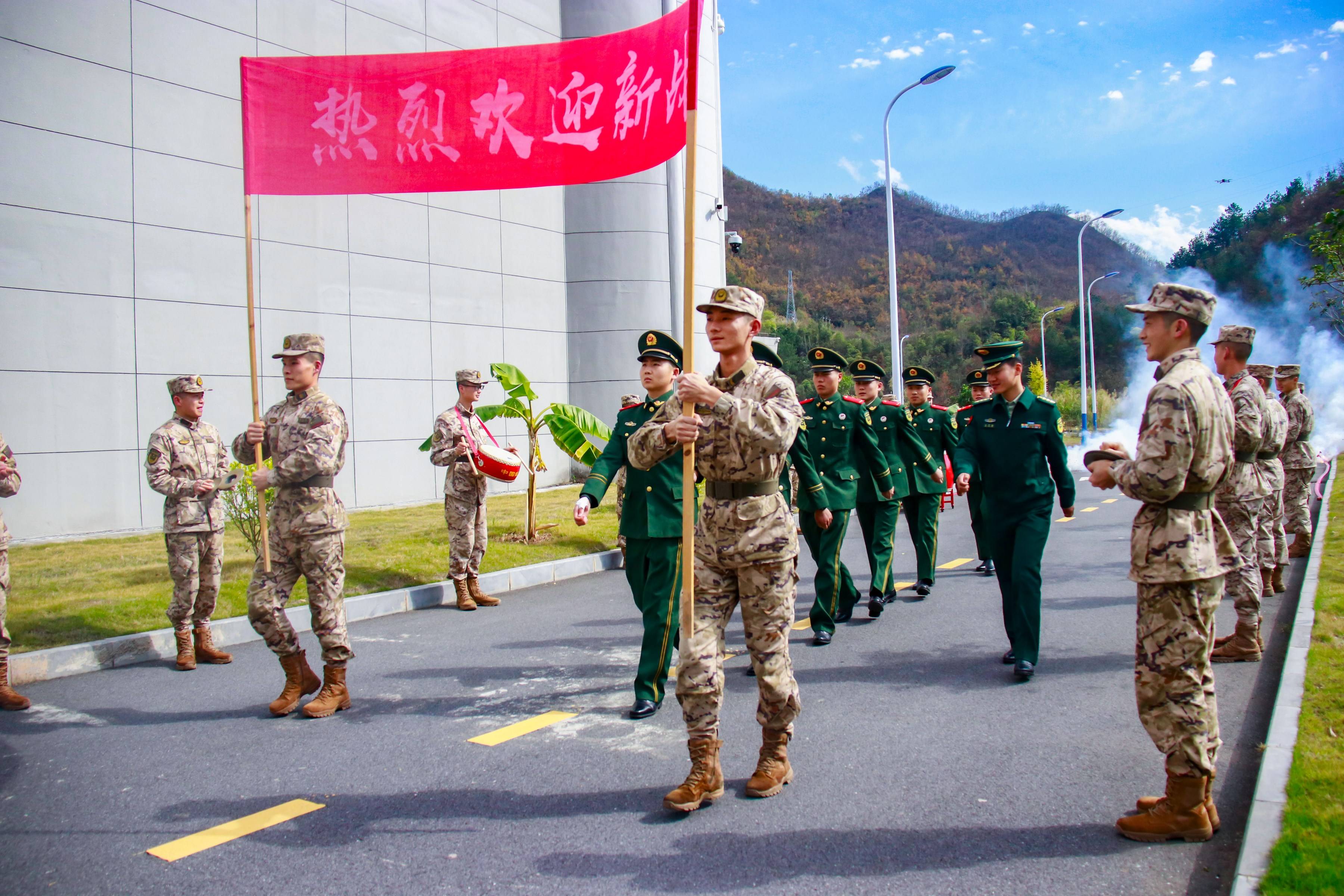 新兵下连,书写军旅新画卷