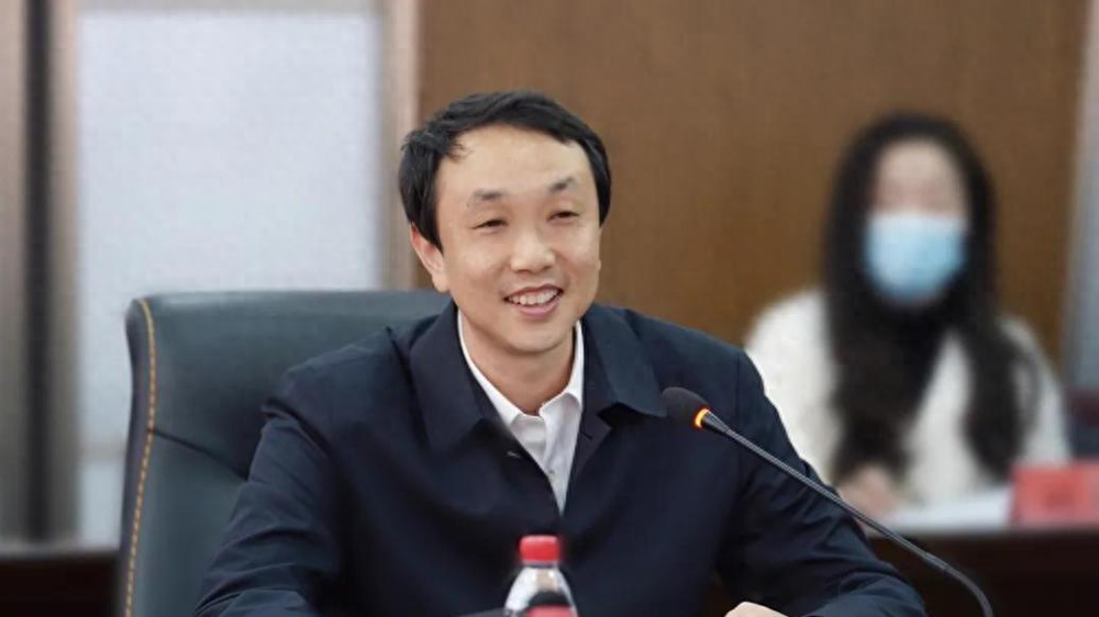跨省任职两年多后,他成浙江地级市最年轻市长_张健_市