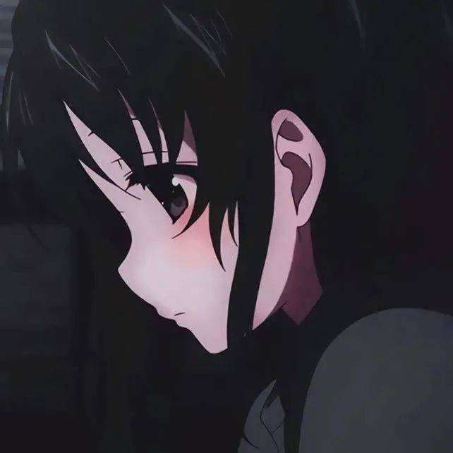 情侣头像 | 心动便覆水难收