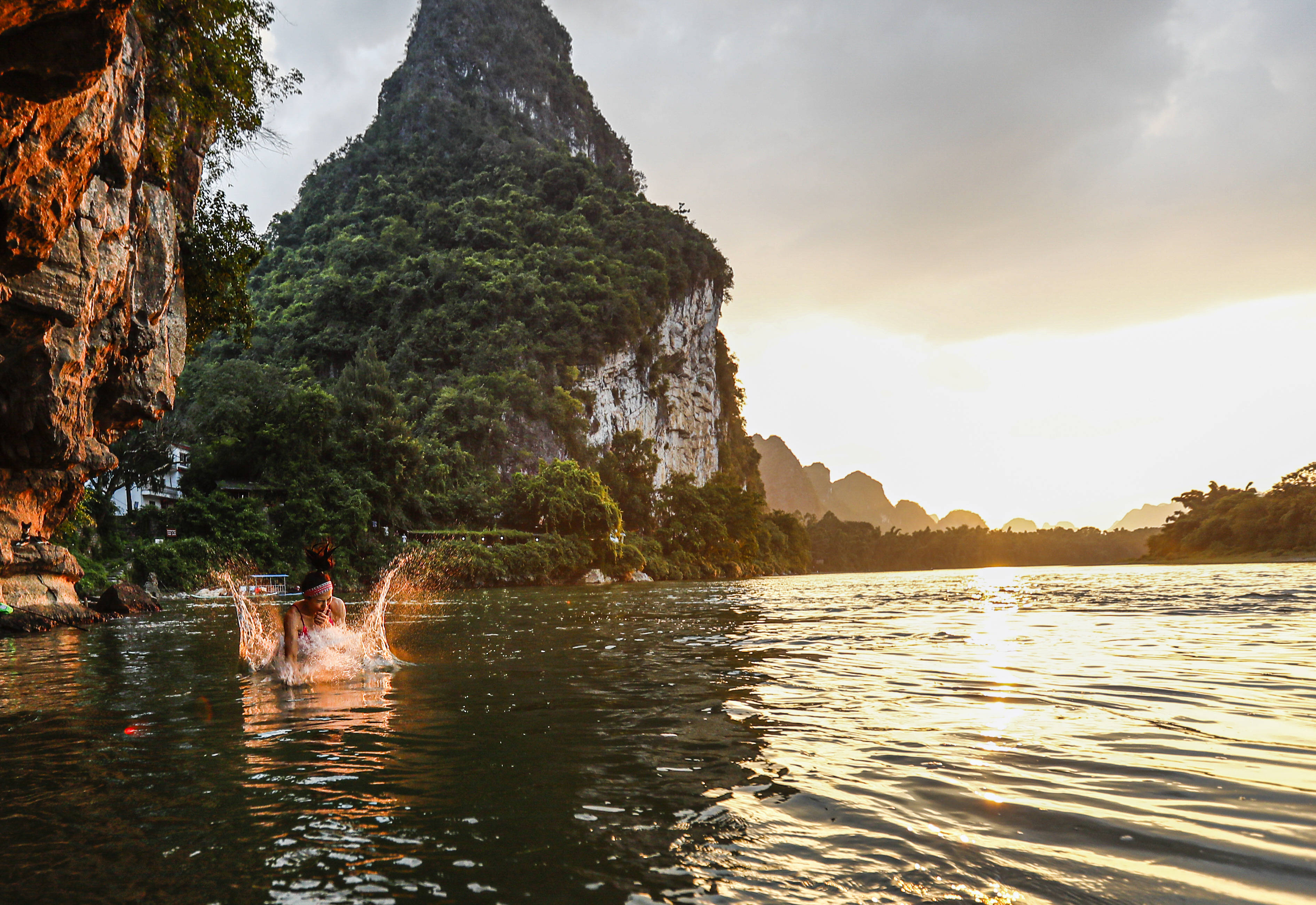 我在现场·照片背后的故事|壮美广西的一年 五彩缤纷的体验_乌英_苗寨