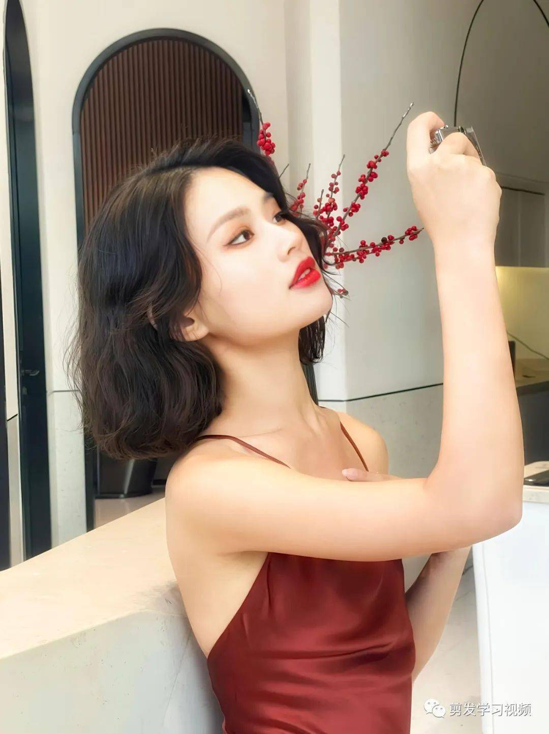"2024港风短发烫",让你美到爆_发型_中国_人类