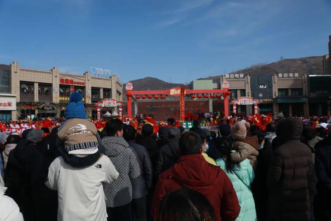 老爷山下闹村晚·百村联动颂盛世|村晚上的非遗年俗大赏_大通县_实习