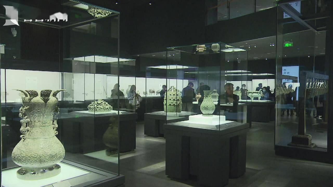 上博东馆青铜展厅亮相 讲述3600年青铜史_古代_中国_观众