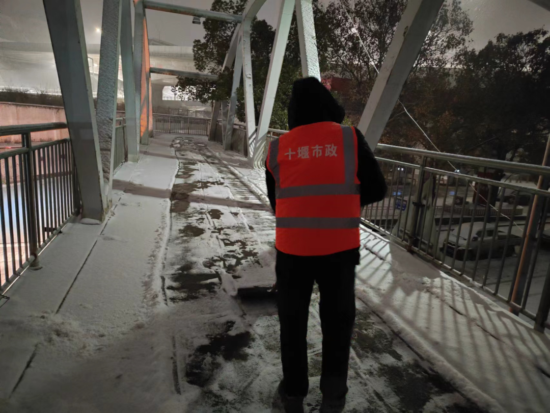 雪下了一夜,十堰最新路況信息及天氣預報來了_積雪