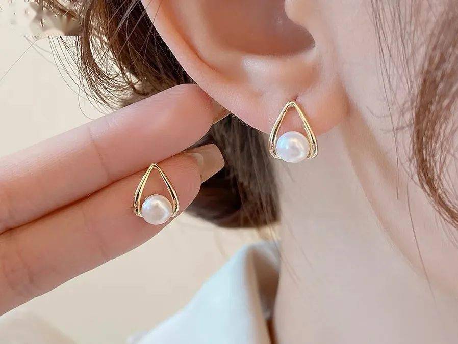 74 被这 10 对中古富贵耳环惊艳住了,谁戴都好看!