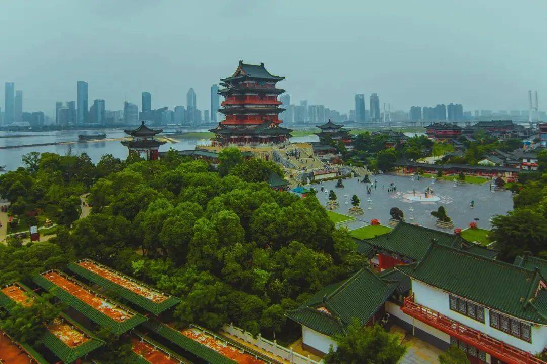 一篇《滕王阁序》竟有38个成语,不愧是"天下第一骈文"!_出处_冯唐_李