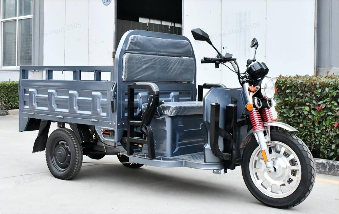 当欧洲的圣诞老人骑着"三蹦子"去送货……_金彭_三轮车_阿里