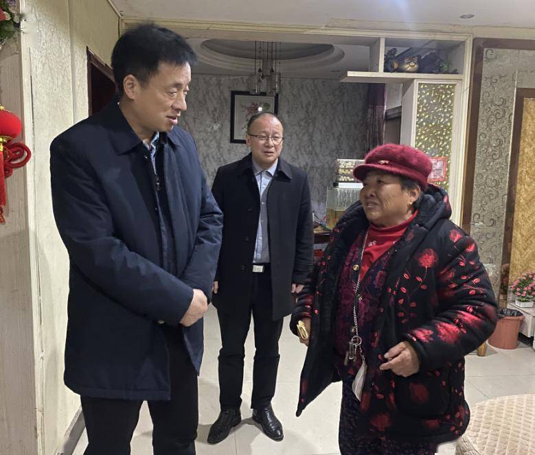 万鼎走访慰问专家人才,困难党员和低保户_阳新_发展_的需求