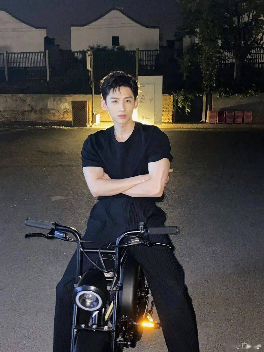 白敬亭服装品牌goodbai牛仔外套,因ph值超标质检不合格下架_产品_生产