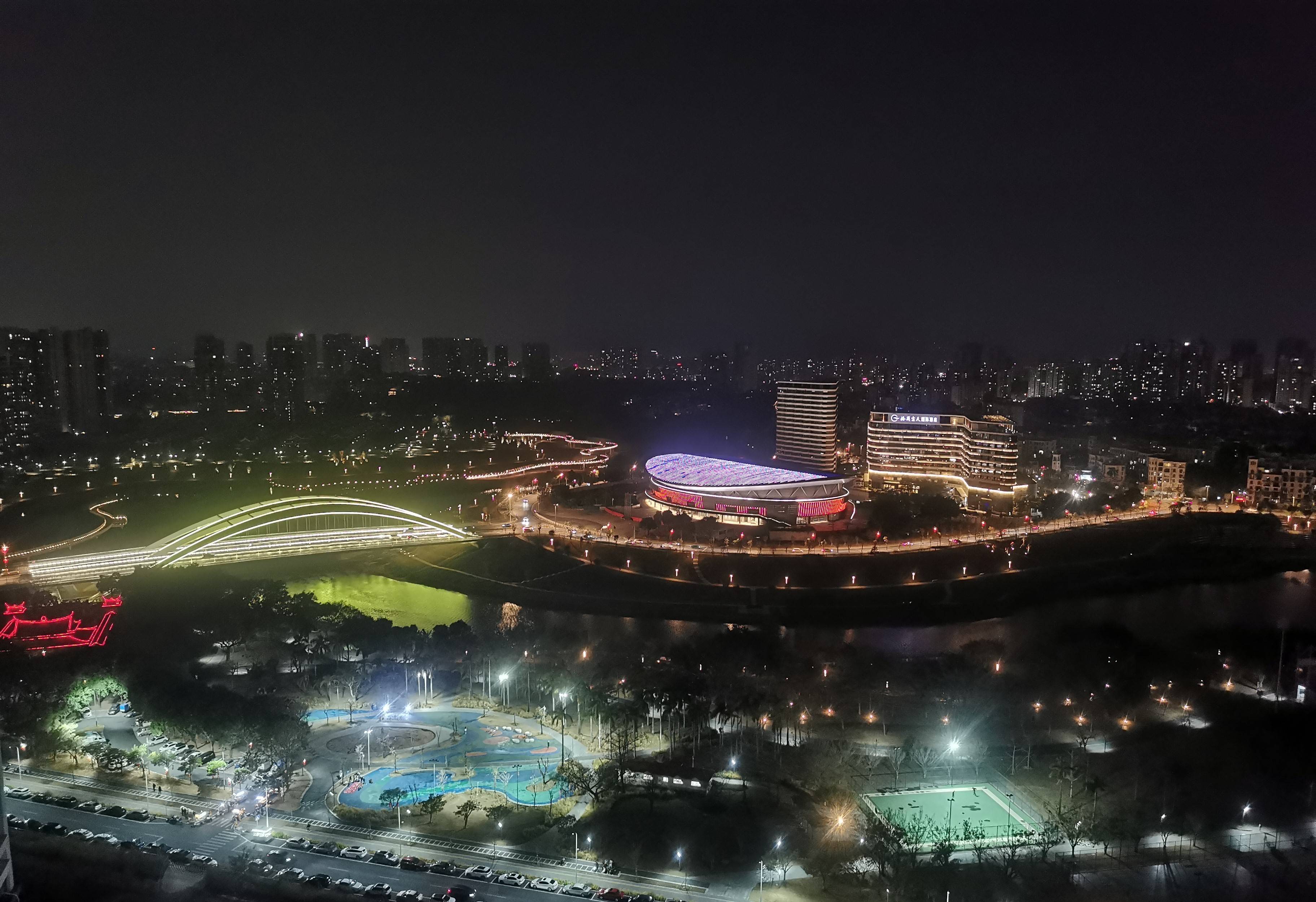 夜景上新!惠阳体育会展中心建筑灯光改造升级完成