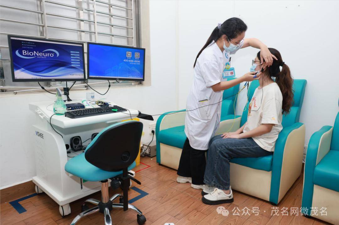 "作为一名康复治疗师,不仅要有耐心,对待患者的态度也要友好,让他们