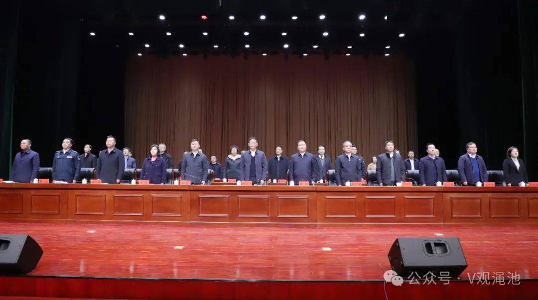 县委书记谢喜来,县委副书记,县长钱程,县委副书记李磊,县人大常委会