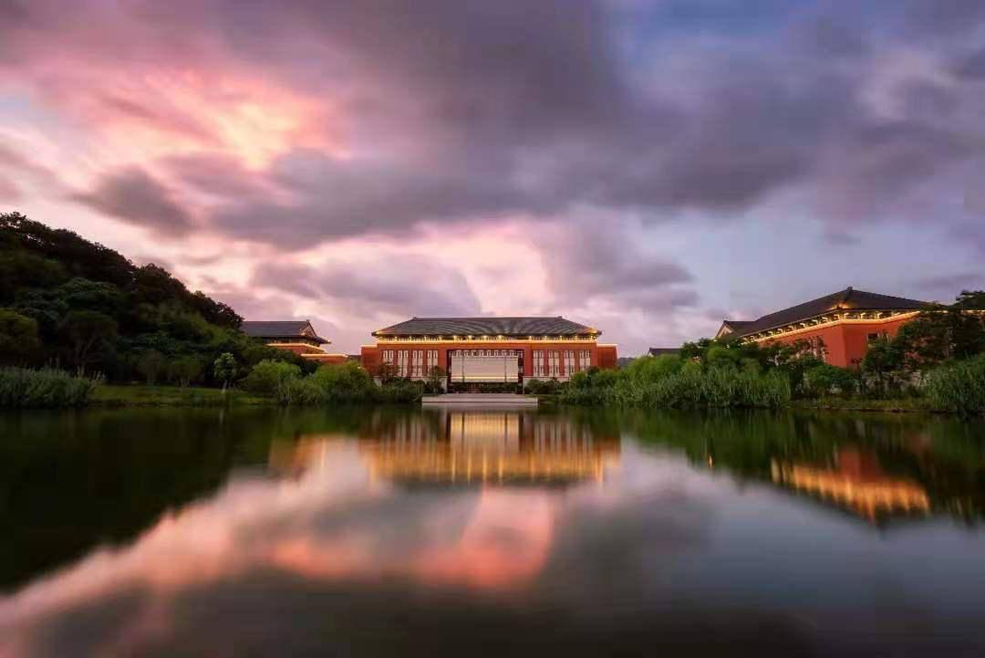 学校末流成绩边缘入营惨淡,预推免一飞冲天逆袭浙大!