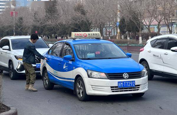 进行_出租车_车辆