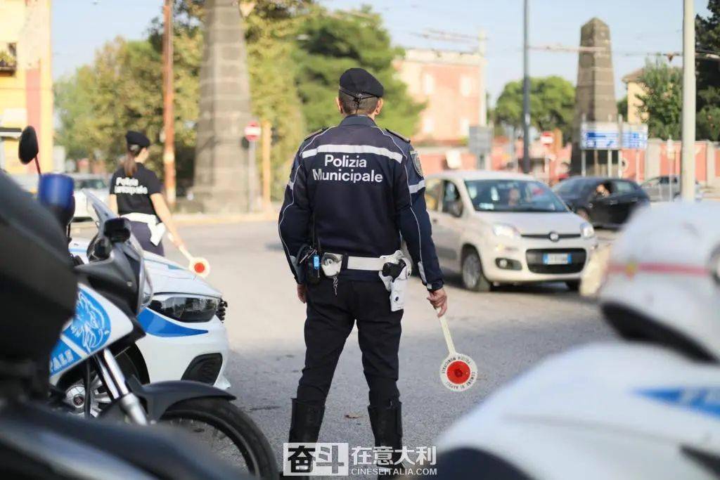 意大利交警图片